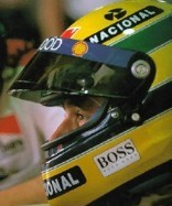 Son clbre casque jaune